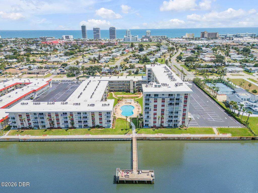 2711 N Halifax Avenue, Daytona Beach