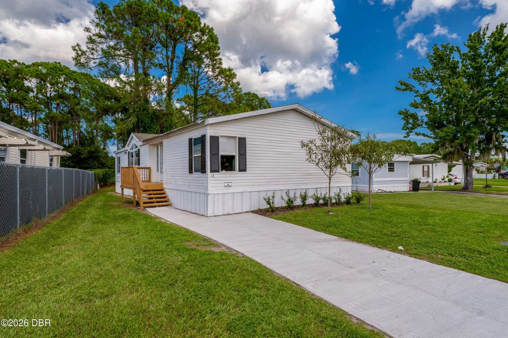 13 Lawrence Court, Port Orange