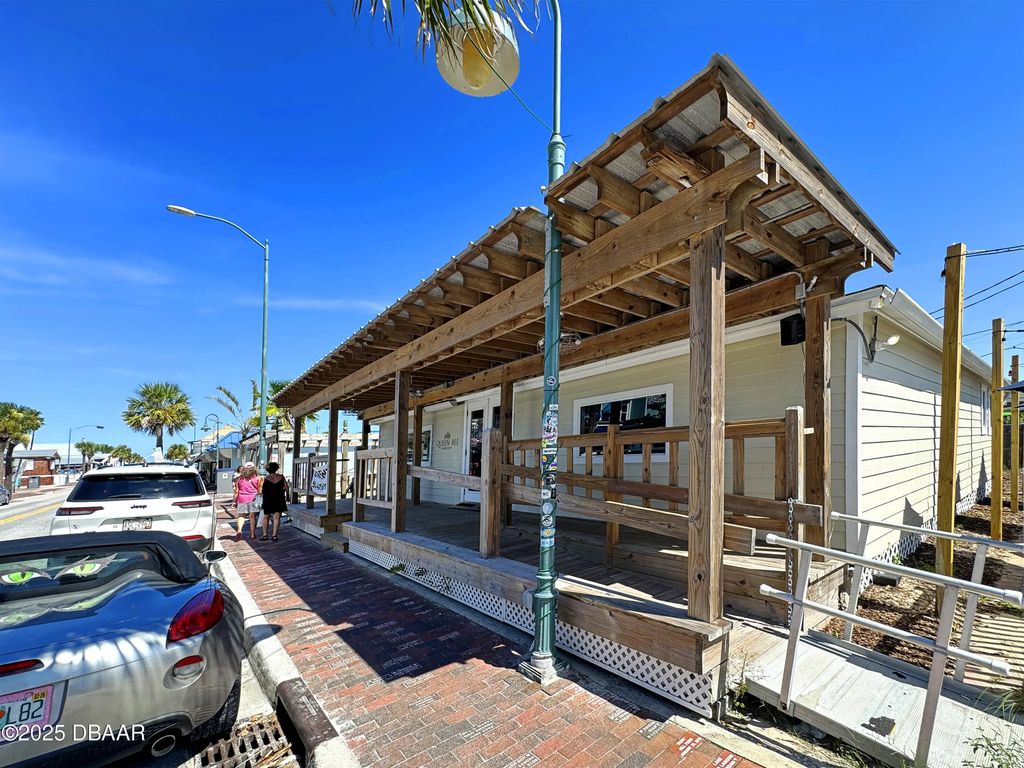 411 Flagler Avenue, New Smyrna Beach