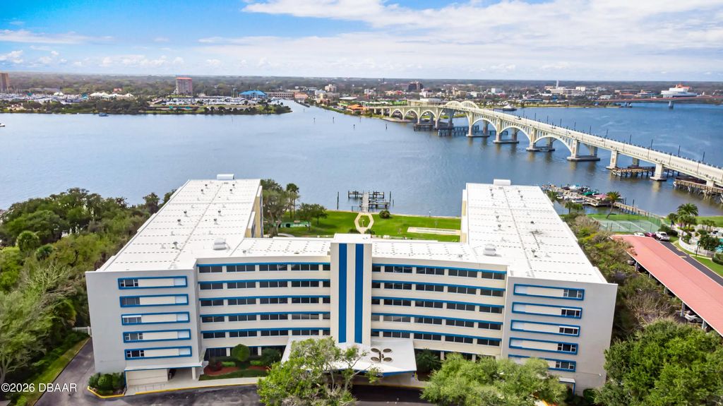 1224 S Peninsula Drive, Daytona Beach