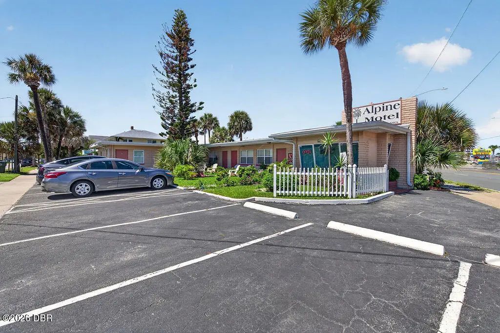 518 S Atlantic Avenue, Daytona Beach
