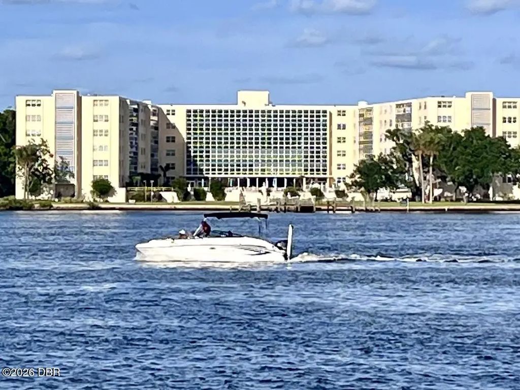 1224 S Peninsula Drive, Daytona Beach