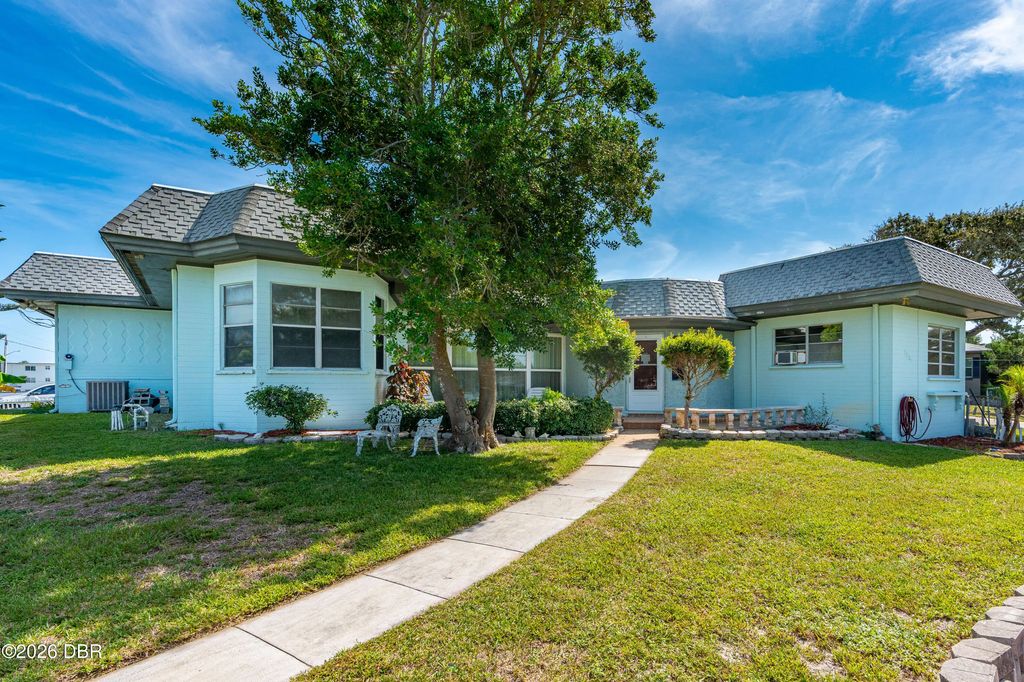 2201 S Peninsula Drive, Daytona Beach