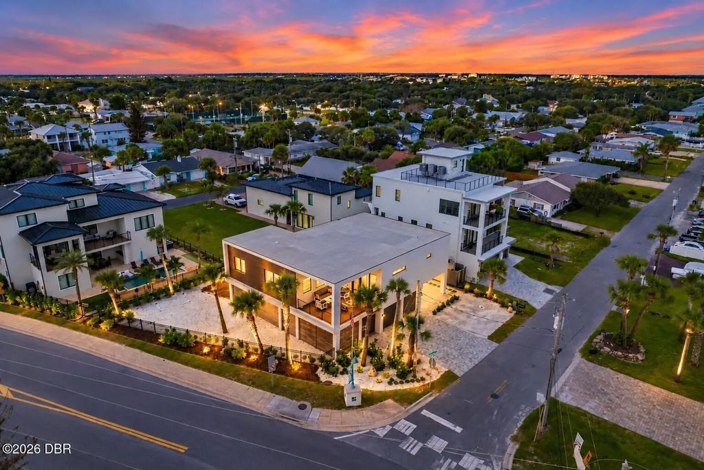 429 Columbus Avenue, New Smyrna Beach