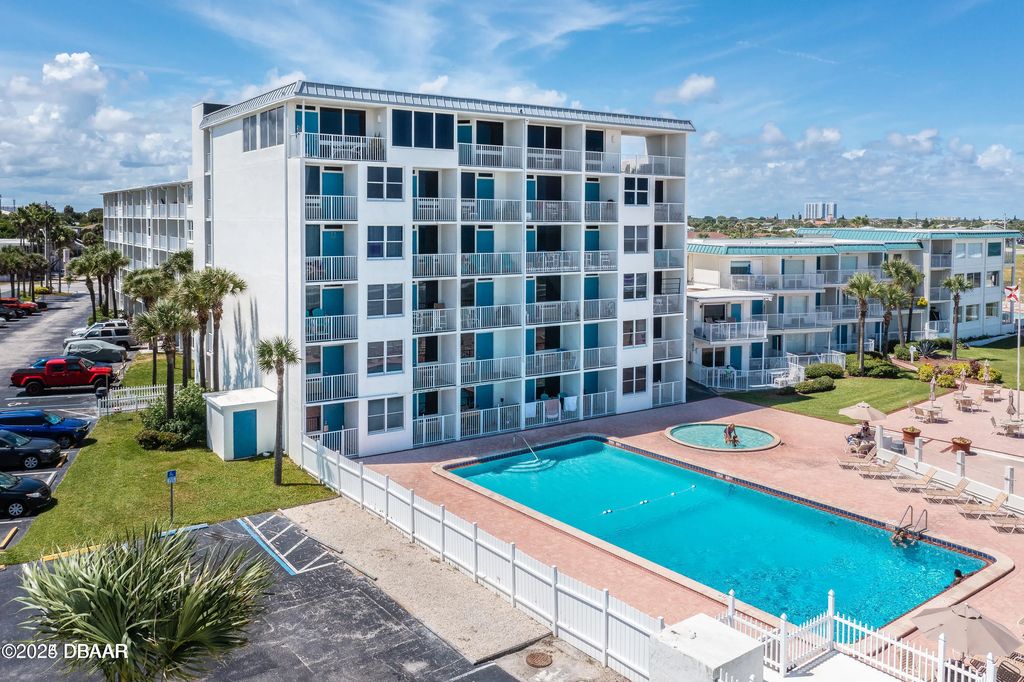 935 S Atlantic Avenue, Daytona Beach