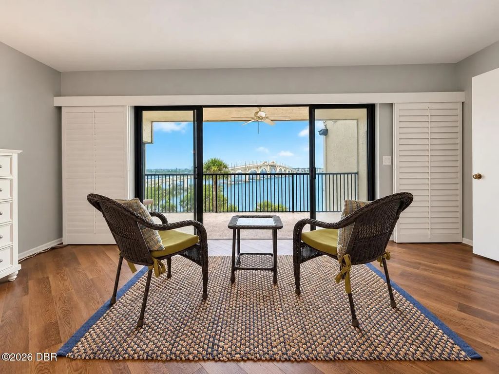 944 S Peninsula Drive, Daytona Beach