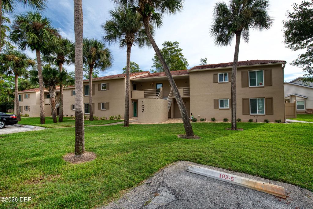 102 Bob White Court, Daytona Beach