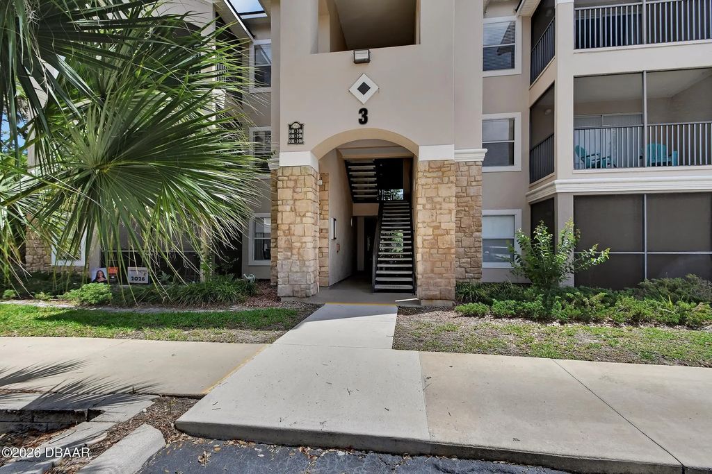 940 Village Trail, Port Orange