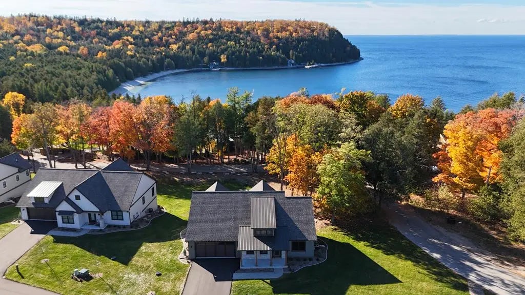 10633 Cove Ln, Sister Bay
