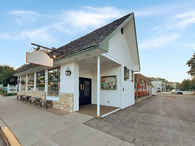 10663 N Bay Shore Dr, Sister Bay