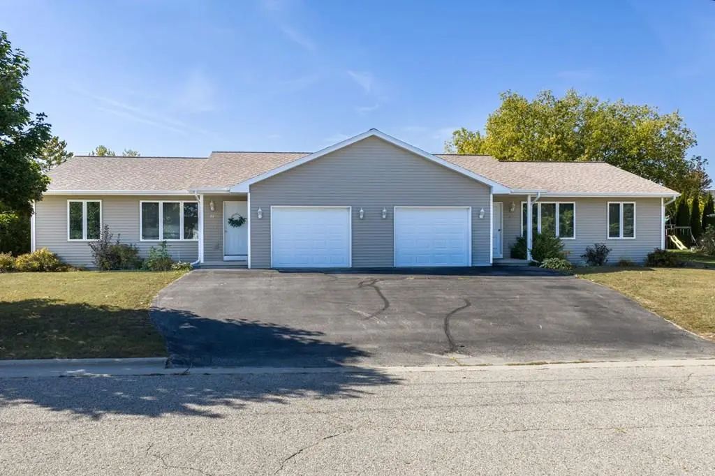 933/937 S Fulton Ave, Sturgeon Bay