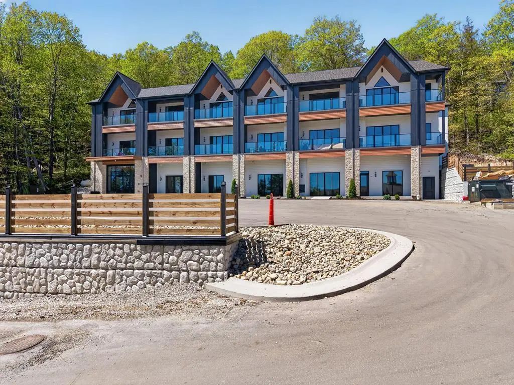 2399 Maple Dr, Sister Bay