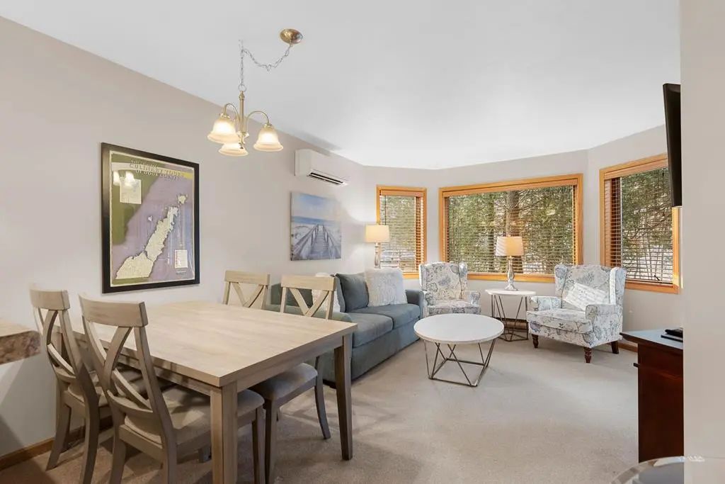 4908 Landmark Cir, Egg Harbor