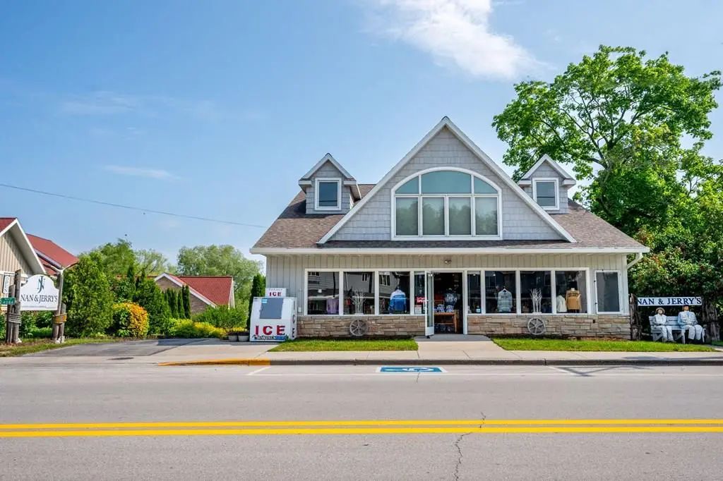 4084 Main St, Fish Creek