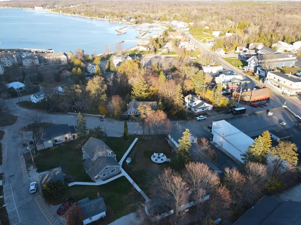 10636 Bluffside Ln, Sister Bay
