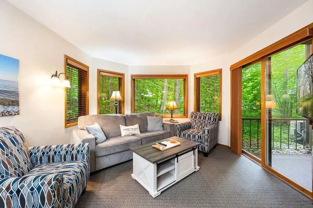 4920 Landmark Cir, Egg Harbor