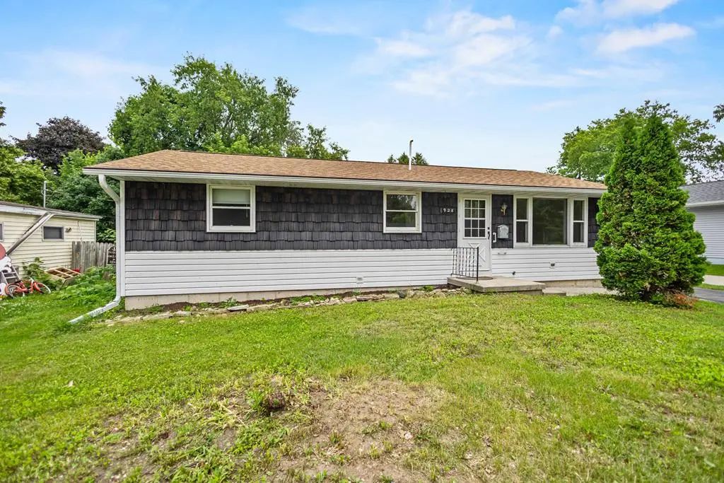928 N 6th Ave, Sturgeon Bay
