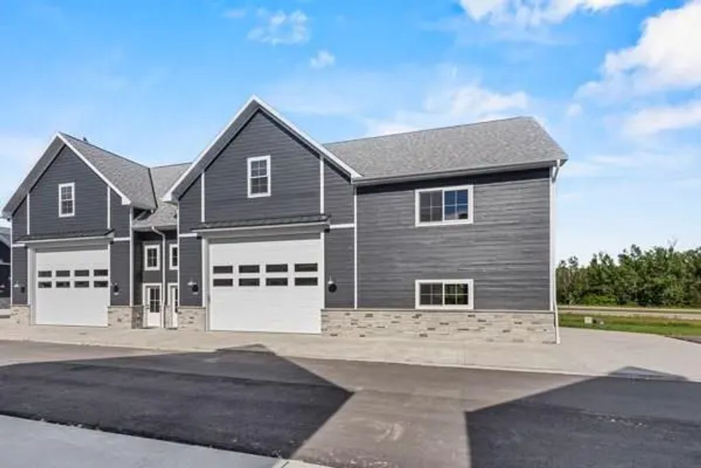 864 S 18th Ave, Sturgeon Bay
