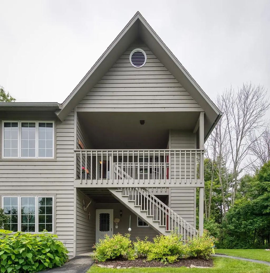 10682 Golf Ln, Sister Bay