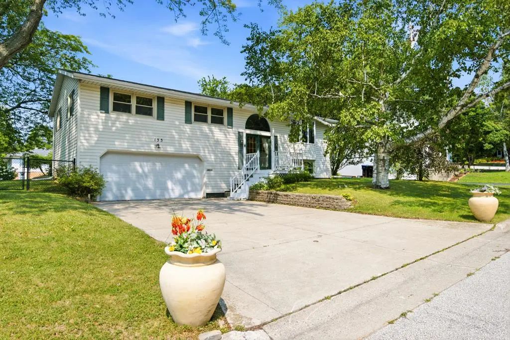 133 N 9th Pl, Sturgeon Bay