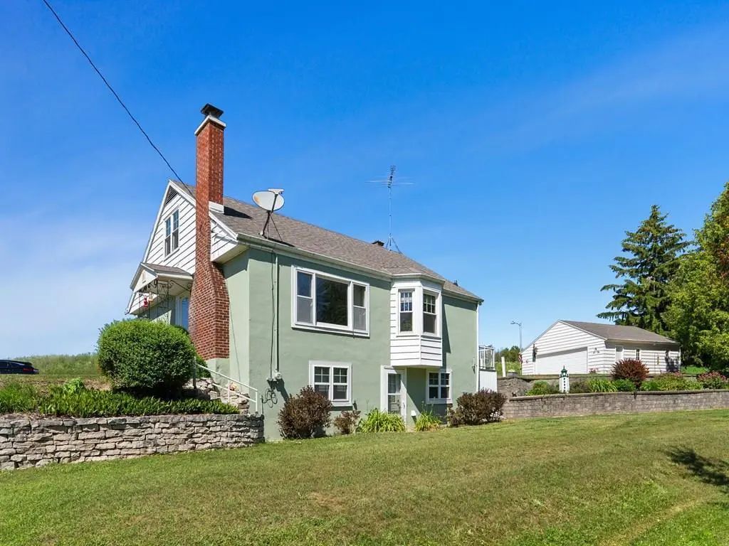 142 County Rd S, Algoma