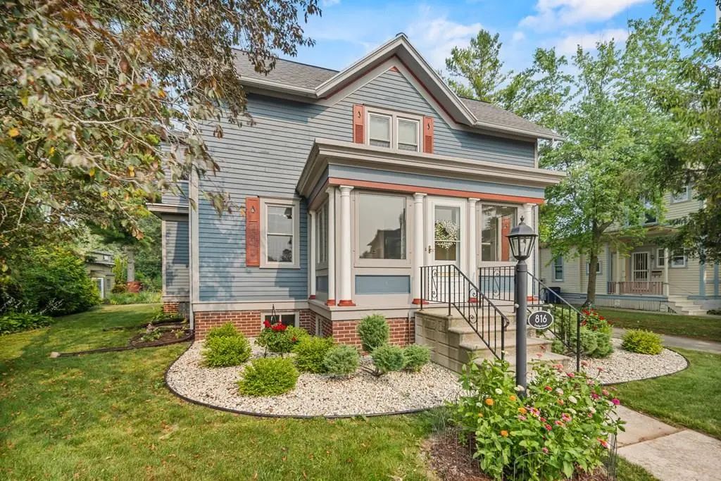 816 Dodge St, Kewaunee