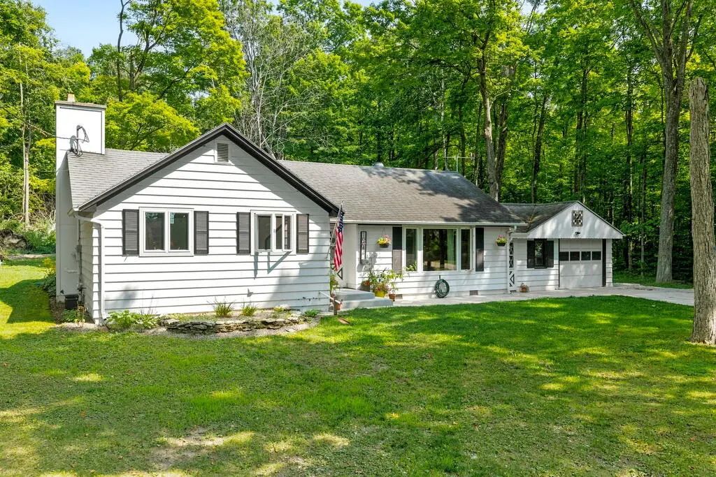 10844 N Spring Rd, Sister Bay