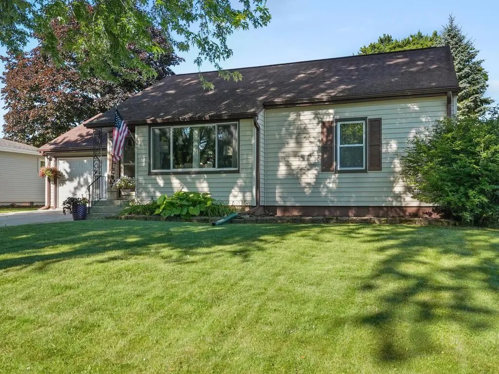 315 Parker Ave, Algoma