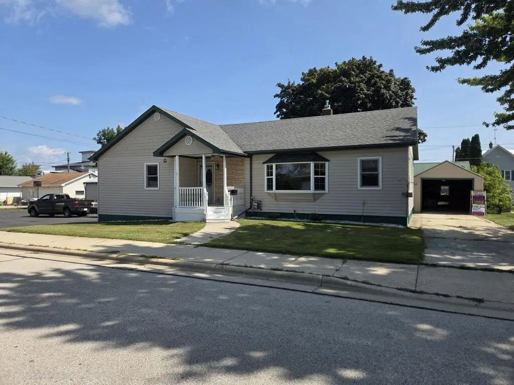 260 Buchanan St, Algoma