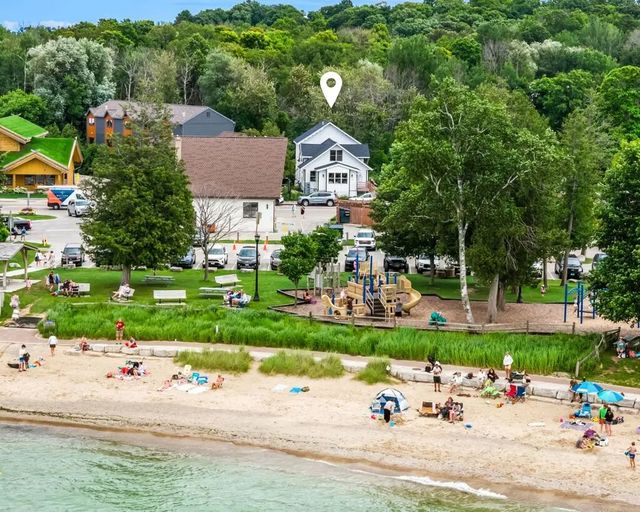 10678 N Bay Shore Dr, Sister Bay