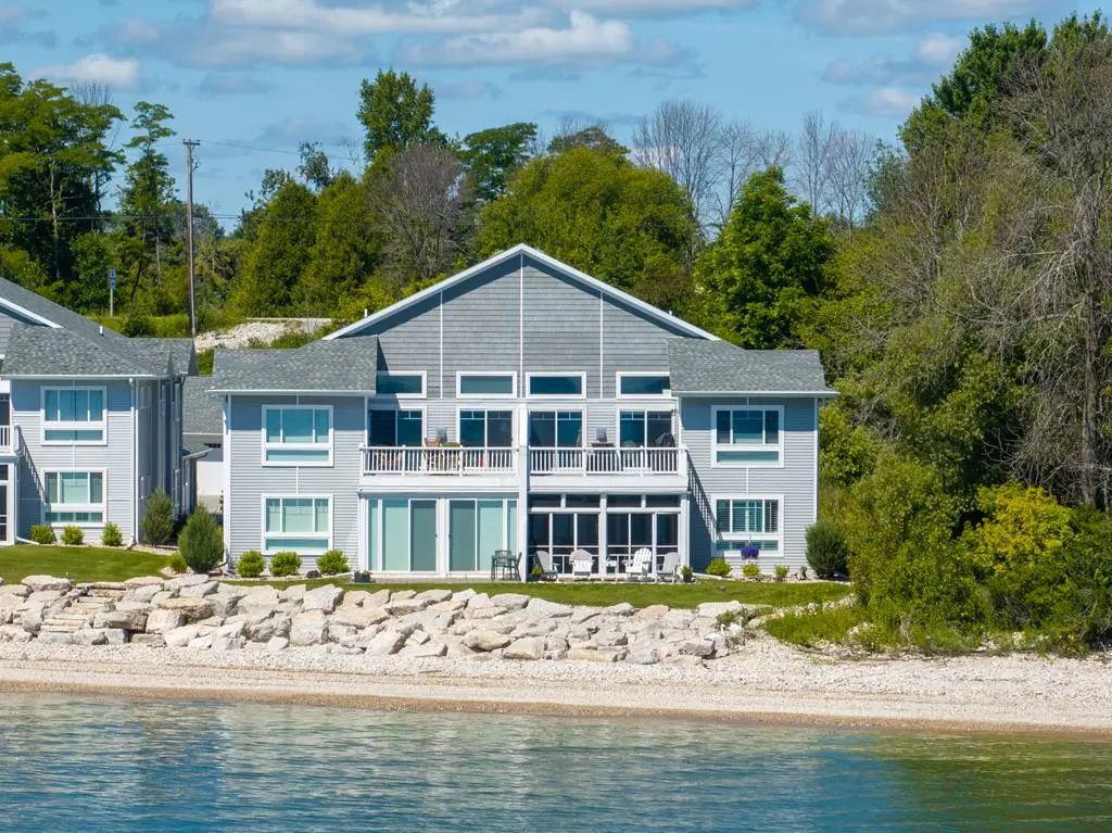 2606 Lake St, Algoma