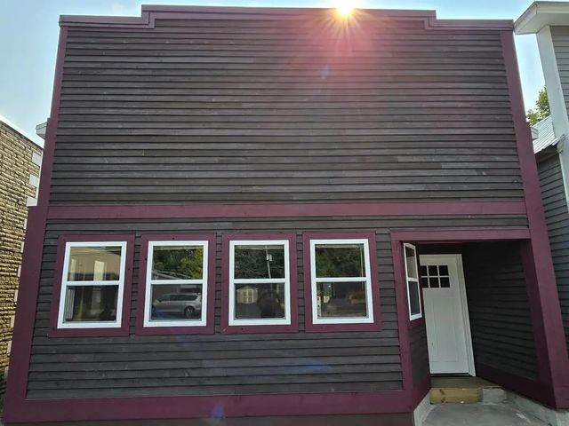 229 N Main St, Oconto Falls
