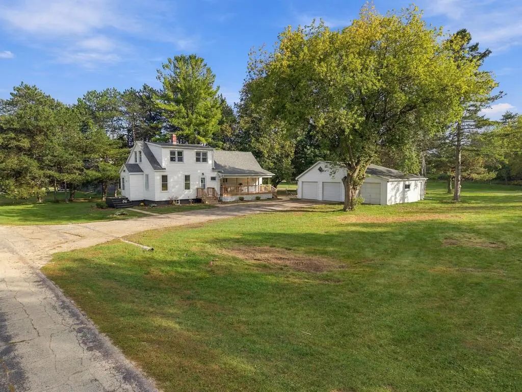 6413 W Duluth Pl, Sturgeon Bay