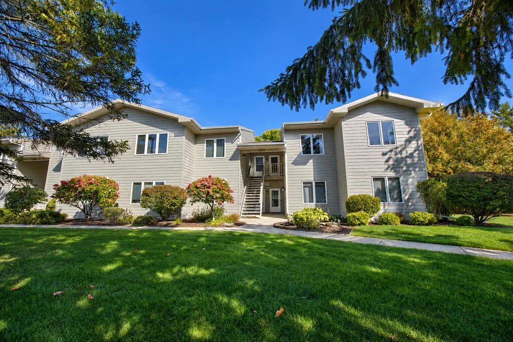 10640 N Highland Rd, Sister Bay