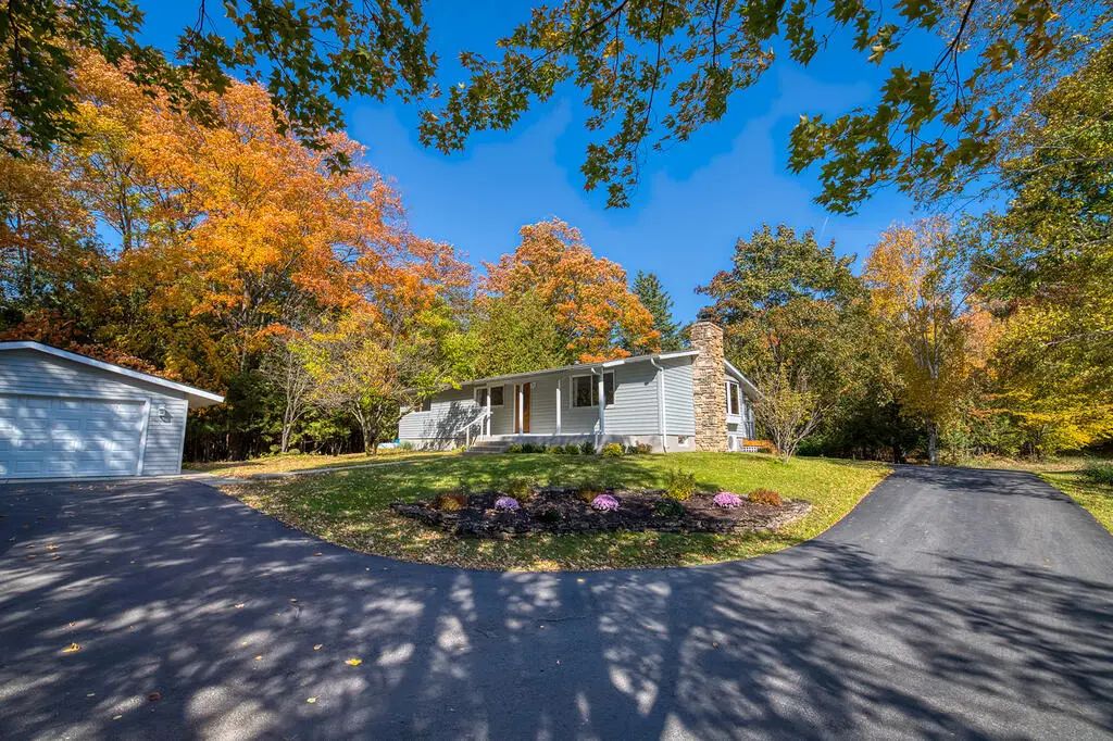 9498 Town Line Dr, Sister Bay