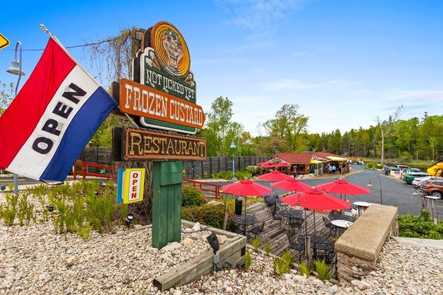 4054 Main Street, Fish Creek