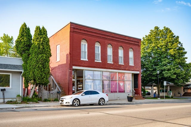 56-64 W Maple Street, Sturgeon Bay