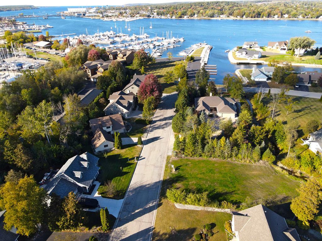 830 Ridgeway Drive, Sturgeon Bay