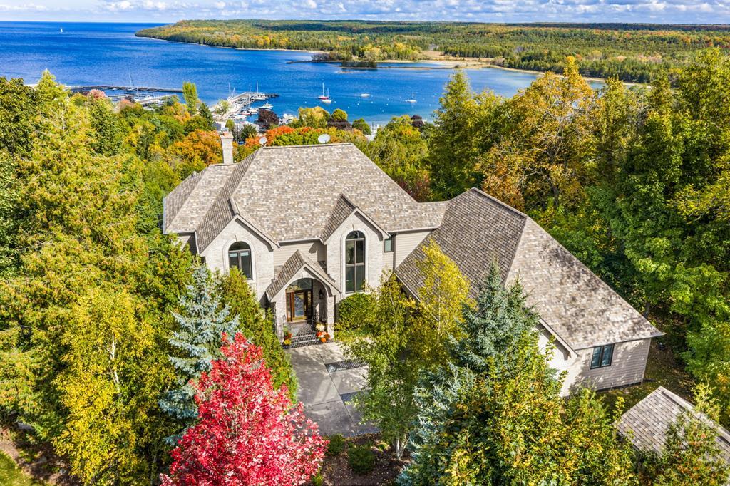 4160 Bluff Cr, Fish Creek