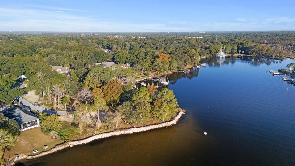 24 of 28 - 404 Seville Circle, Niceville, FL