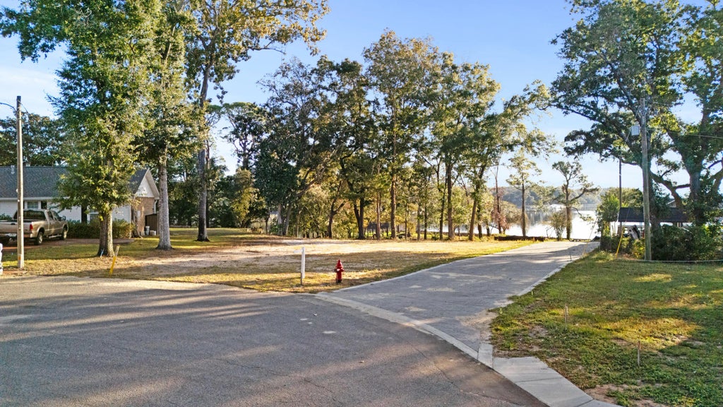 3 of 28 - 404 Seville Circle, Niceville, FL