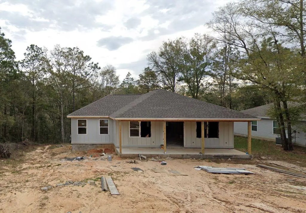 1 of 6 - 100 Windsor Drive, Crestview, FL