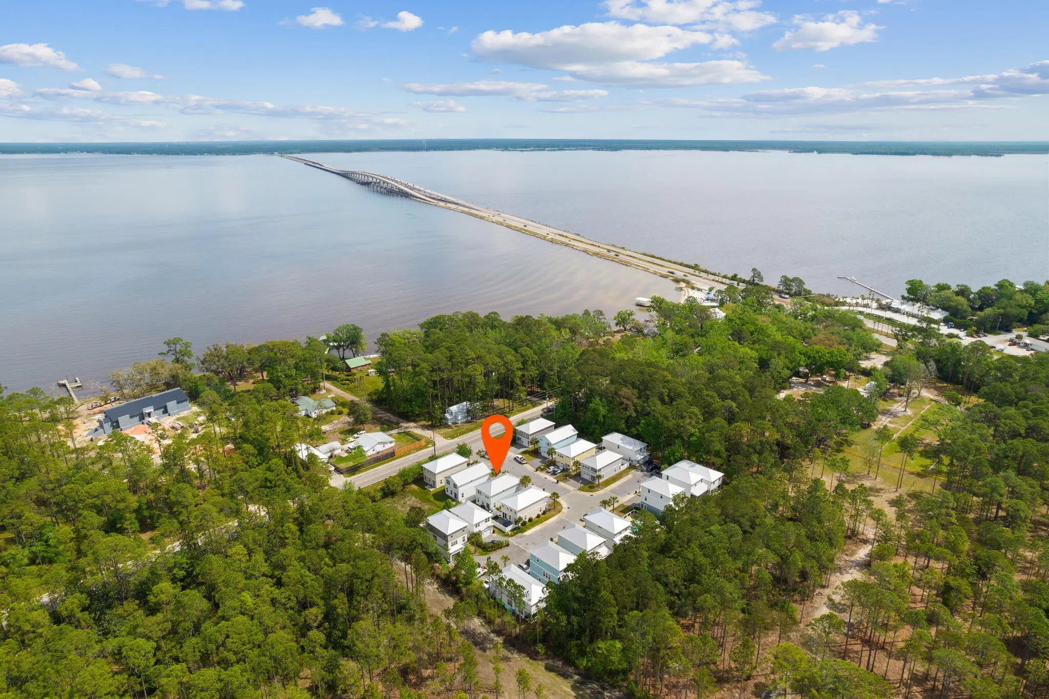 Photo of Listing #955401