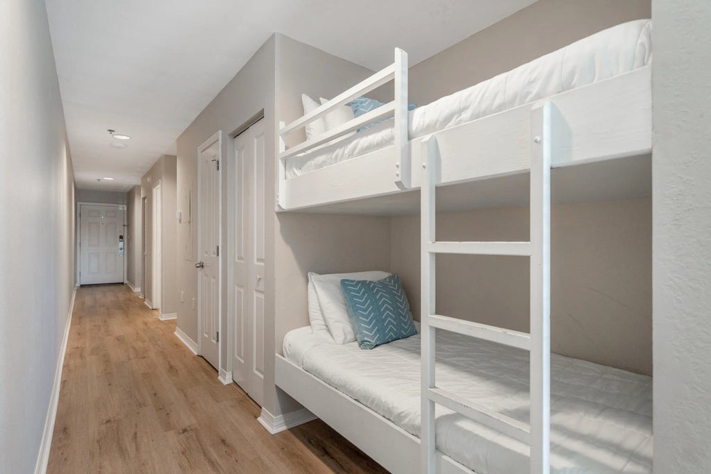 22 of 47 - 3291 Scenic Highway 98 303, Destin, FL