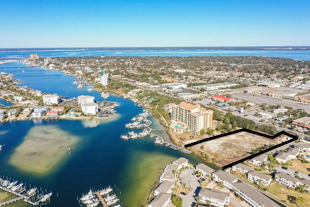 13 of 14 - 796 Harbor Boulevard, Destin, FL