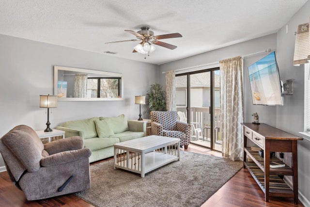 Photo of Listing #962375