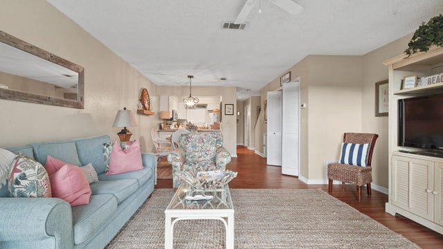 Photo of Listing #962804