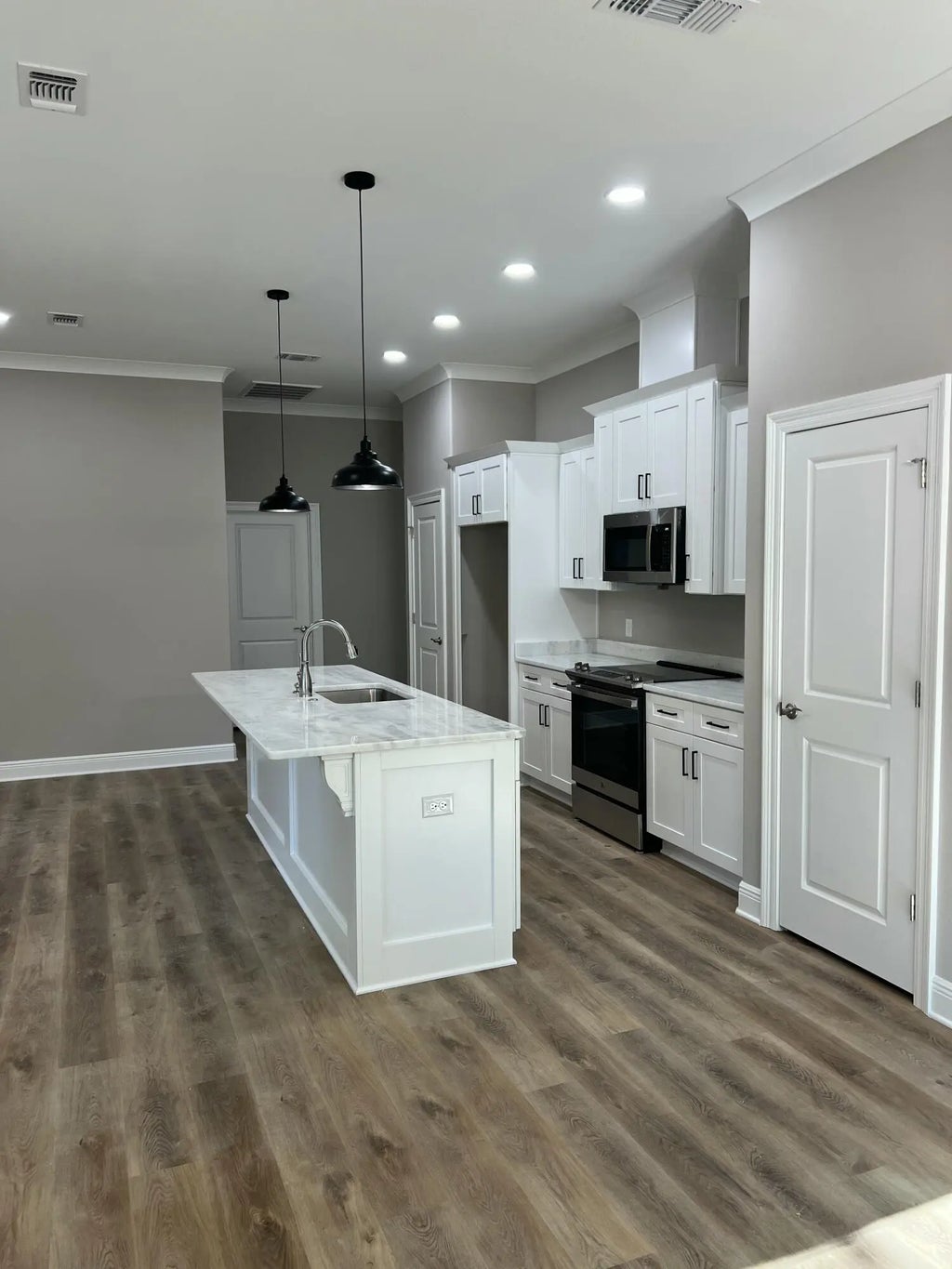 7 of 22 - 8401 Sevilla Street, Navarre, FL