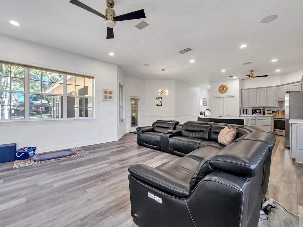 23 of 62 - 122 W Country Club Drive, Destin, FL