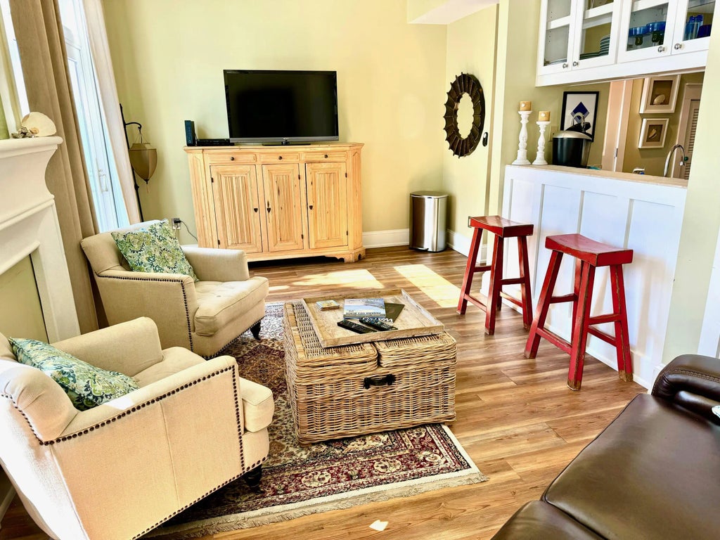 7 of 30 - 111 Carillon Market Street Ste 303, Panama City Beach, FL